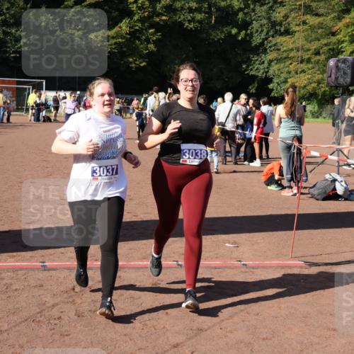 27.09.2026 - 35. Volkslauf durch das schöne Alstertal Strokosch-Dieckow http://msf.ph/oto/10584083 27.09.2026 11:40:38 Ziel 1126, 3037, 3260, 3393 meine-sportfotos.de