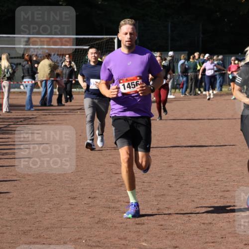 27.09.2026 - 35. Volkslauf durch das schöne Alstertal Strokosch-Dieckow http://msf.ph/oto/10584106 27.09.2026 11:40:30 Ziel 1456, 3037, 3260, 3381 meine-sportfotos.de
