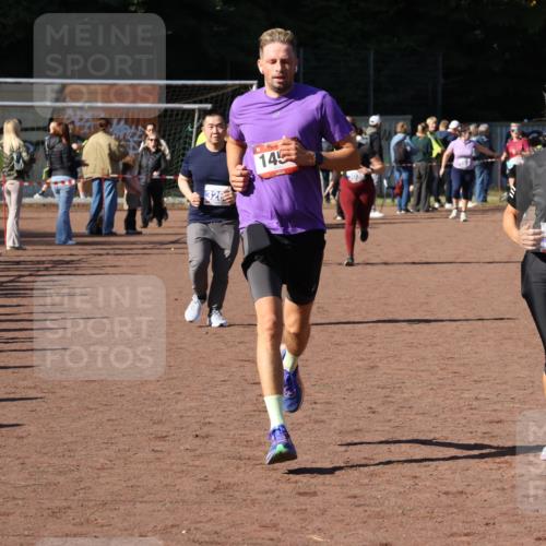 27.09.2026 - 35. Volkslauf durch das schöne Alstertal Strokosch-Dieckow http://msf.ph/oto/10584111 27.09.2026 11:40:30 Ziel 1456, 3037, 3260, 3381 meine-sportfotos.de