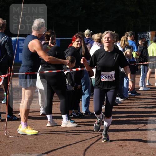 27.09.2026 - 35. Volkslauf durch das schöne Alstertal Strokosch-Dieckow http://msf.ph/oto/10584131 27.09.2026 11:37:25 Ziel 3196, 3324, 3334, 3974 meine-sportfotos.de
