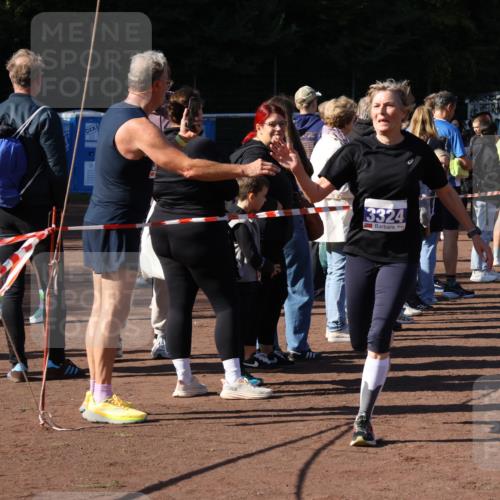 27.09.2026 - 35. Volkslauf durch das schöne Alstertal Strokosch-Dieckow http://msf.ph/oto/10584134 27.09.2026 11:37:25 Ziel 3196, 3324, 3334, 3974 meine-sportfotos.de