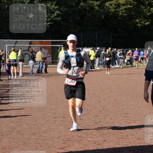 27.09.2026 - 35. Volkslauf durch das schöne Alstertal Strokosch-Dieckow http://msf.ph/oto/10584135 27.09.2026 11:40:19 Ziel 1458, 3081, 3082, 4195, 4198, 4199, 4200 meine-sportfotos.de