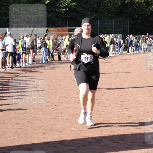 27.09.2026 - 35. Volkslauf durch das schöne Alstertal Strokosch-Dieckow http://msf.ph/oto/10584170 27.09.2026 11:37:20 Ziel 1441, 3187, 3324, 3974 meine-sportfotos.de