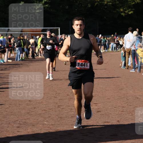 27.09.2026 - 35. Volkslauf durch das schöne Alstertal Strokosch-Dieckow http://msf.ph/oto/10584171 27.09.2026 11:37:17 Ziel 1441, 3096, 3097, 3187, 3974 meine-sportfotos.de
