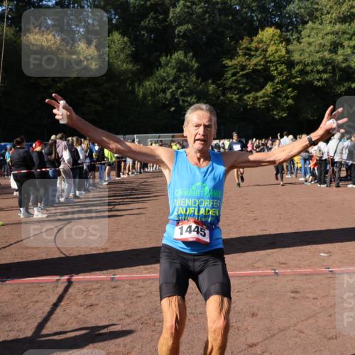 27.09.2026 - 35. Volkslauf durch das schöne Alstertal Strokosch-Dieckow http://msf.ph/oto/10584179 27.09.2026 11:37:09 Ziel 1441, 1445, 3096, 3097, 3386, 3387 meine-sportfotos.de