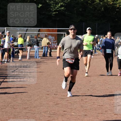 27.09.2026 - 35. Volkslauf durch das schöne Alstertal Strokosch-Dieckow http://msf.ph/oto/10584180 27.09.2026 11:40:04 Ziel 1450, 1698 meine-sportfotos.de