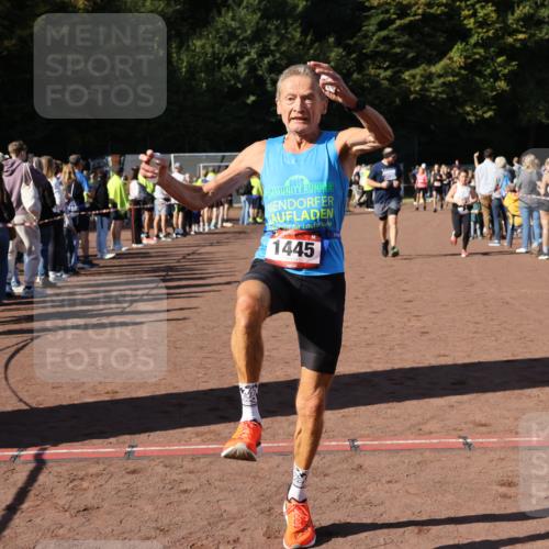 27.09.2026 - 35. Volkslauf durch das schöne Alstertal Strokosch-Dieckow http://msf.ph/oto/10584194 27.09.2026 11:37:09 Ziel 1441, 1445, 3096, 3097, 3386, 3387 meine-sportfotos.de