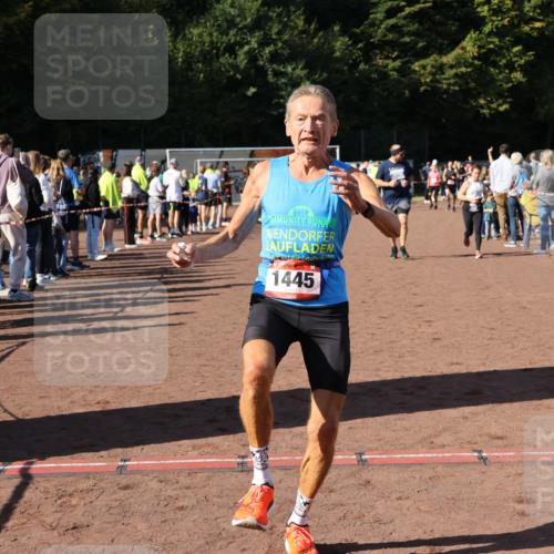 27.09.2026 - 35. Volkslauf durch das schöne Alstertal Strokosch-Dieckow http://msf.ph/oto/10584196 27.09.2026 11:37:09 Ziel 1441, 1445, 3096, 3097, 3386, 3387 meine-sportfotos.de