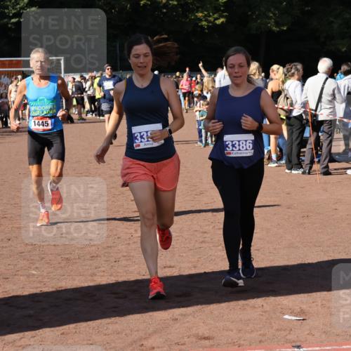 27.09.2026 - 35. Volkslauf durch das schöne Alstertal Strokosch-Dieckow http://msf.ph/oto/10584207 27.09.2026 11:37:06 Ziel 1445, 3096, 3097, 3386, 3387 meine-sportfotos.de