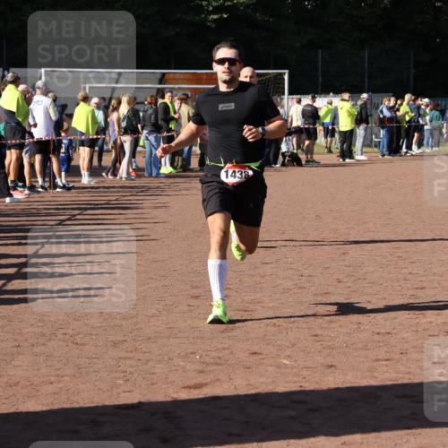 27.09.2026 - 35. Volkslauf durch das schöne Alstertal Strokosch-Dieckow http://msf.ph/oto/10584237 27.09.2026 11:39:32 Ziel 1438, 1440 meine-sportfotos.de