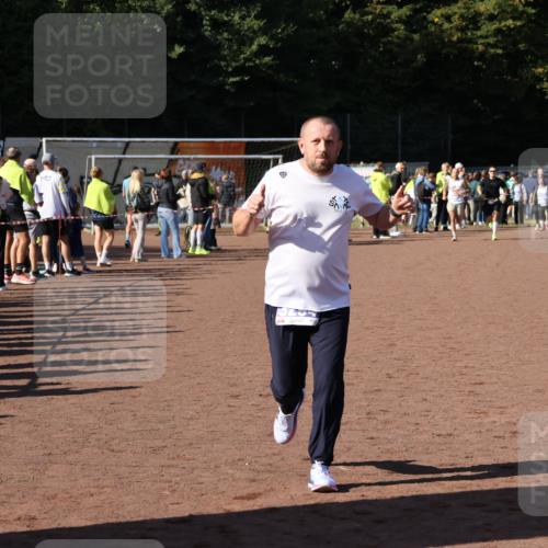 27.09.2026 - 35. Volkslauf durch das schöne Alstertal Strokosch-Dieckow http://msf.ph/oto/10584249 27.09.2026 11:39:25 Ziel 1438, 3294 meine-sportfotos.de
