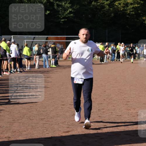 27.09.2026 - 35. Volkslauf durch das schöne Alstertal Strokosch-Dieckow http://msf.ph/oto/10584251 27.09.2026 11:39:24 Ziel 3294 meine-sportfotos.de
