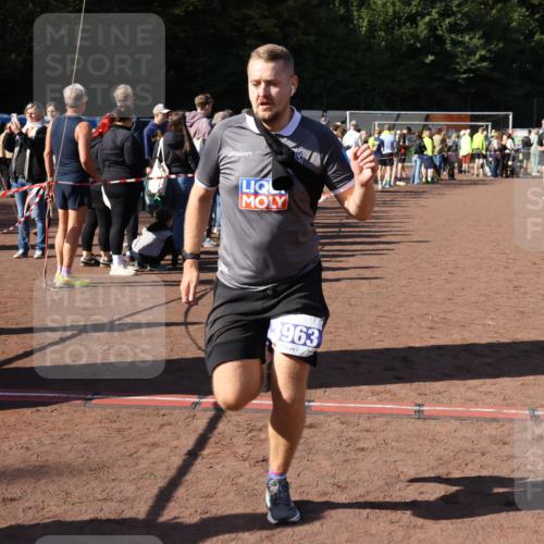 27.09.2026 - 35. Volkslauf durch das schöne Alstertal Strokosch-Dieckow http://msf.ph/oto/10584262 27.09.2026 11:36:54 Ziel 1439, 3258, 3332, 3963 meine-sportfotos.de