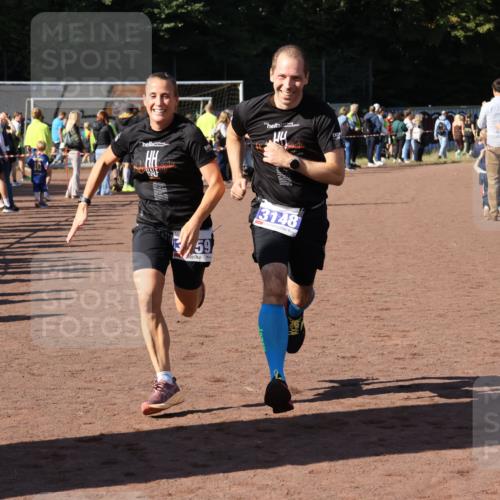 27.09.2026 - 35. Volkslauf durch das schöne Alstertal Strokosch-Dieckow http://msf.ph/oto/10584263 27.09.2026 11:39:15 Ziel 1529, 3148, 3159 meine-sportfotos.de