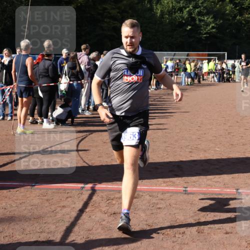 27.09.2026 - 35. Volkslauf durch das schöne Alstertal Strokosch-Dieckow http://msf.ph/oto/10584266 27.09.2026 11:36:54 Ziel 1439, 3258, 3332, 3963 meine-sportfotos.de