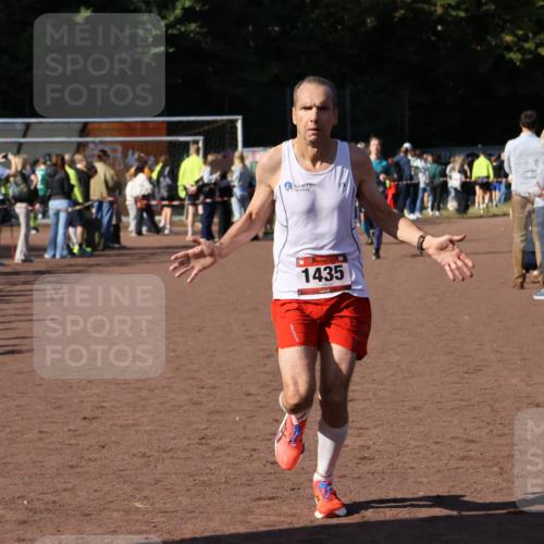 27.09.2026 - 35. Volkslauf durch das schöne Alstertal Strokosch-Dieckow http://msf.ph/oto/10584297 27.09.2026 11:39:04 Ziel 1435, 1529 meine-sportfotos.de