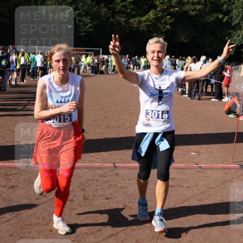 27.09.2026 - 35. Volkslauf durch das schöne Alstertal Strokosch-Dieckow http://msf.ph/oto/10584315 27.09.2026 11:36:39 Ziel 1448, 3015, 3016, 3421 meine-sportfotos.de