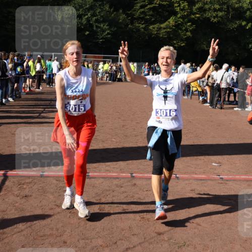 27.09.2026 - 35. Volkslauf durch das schöne Alstertal Strokosch-Dieckow http://msf.ph/oto/10584322 27.09.2026 11:36:39 Ziel 1448, 3015, 3016, 3421 meine-sportfotos.de