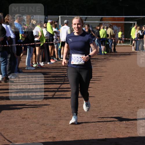 27.09.2026 - 35. Volkslauf durch das schöne Alstertal Strokosch-Dieckow http://msf.ph/oto/10584334 27.09.2026 11:38:42 Ziel 2095, 3280 meine-sportfotos.de