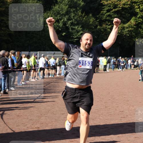 27.09.2026 - 35. Volkslauf durch das schöne Alstertal Strokosch-Dieckow http://msf.ph/oto/10584353 27.09.2026 11:38:25 Ziel 3153 meine-sportfotos.de