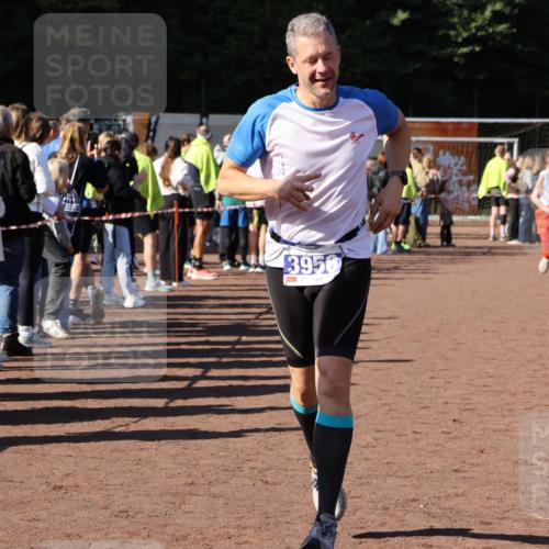 27.09.2026 - 35. Volkslauf durch das schöne Alstertal Strokosch-Dieckow http://msf.ph/oto/10584359 27.09.2026 11:36:31 Ziel 3015, 3016, 3310, 3421, 3956 meine-sportfotos.de
