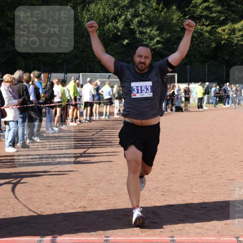 27.09.2026 - 35. Volkslauf durch das schöne Alstertal Strokosch-Dieckow http://msf.ph/oto/10584366 27.09.2026 11:38:24 Ziel 3153 meine-sportfotos.de