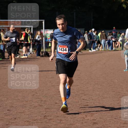27.09.2026 - 35. Volkslauf durch das schöne Alstertal Strokosch-Dieckow http://msf.ph/oto/10584387 27.09.2026 11:38:18 Ziel 1434, 3153 meine-sportfotos.de