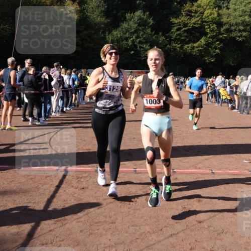 27.09.2026 - 35. Volkslauf durch das schöne Alstertal Strokosch-Dieckow http://msf.ph/oto/10584388 27.09.2026 11:36:22 Ziel 1003, 1432, 3129, 3182, 3183, 3310, 3957 meine-sportfotos.de