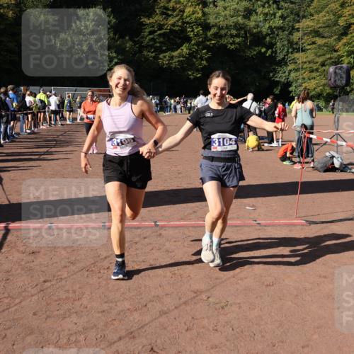 27.09.2026 - 35. Volkslauf durch das schöne Alstertal Strokosch-Dieckow http://msf.ph/oto/10584422 27.09.2026 11:38:03 Ziel 1431, 2242, 3104, 3105, 3171 meine-sportfotos.de