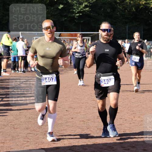 27.09.2026 - 35. Volkslauf durch das schöne Alstertal Strokosch-Dieckow http://msf.ph/oto/10584430 27.09.2026 11:36:15 Ziel 1003, 1432, 3129, 3182, 3183, 3407, 3408 meine-sportfotos.de