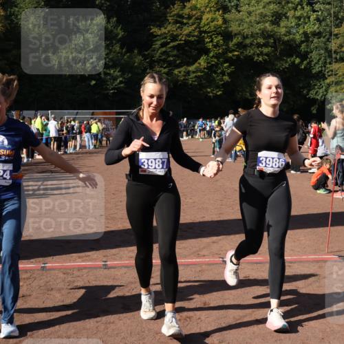 27.09.2026 - 35. Volkslauf durch das schöne Alstertal Strokosch-Dieckow http://msf.ph/oto/10584444 27.09.2026 11:36:09 Ziel 3224, 3225, 3407, 3408, 3986, 3987 meine-sportfotos.de