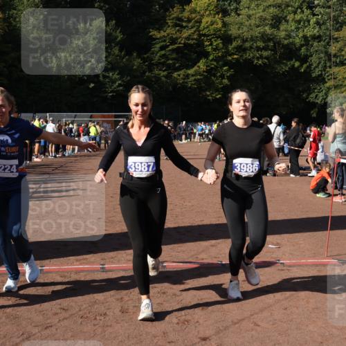 27.09.2026 - 35. Volkslauf durch das schöne Alstertal Strokosch-Dieckow http://msf.ph/oto/10584449 27.09.2026 11:36:09 Ziel 3224, 3225, 3407, 3408, 3986, 3987 meine-sportfotos.de