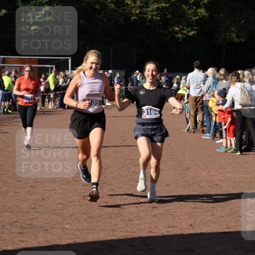 27.09.2026 - 35. Volkslauf durch das schöne Alstertal Strokosch-Dieckow http://msf.ph/oto/10584456 27.09.2026 11:38:01 Ziel 1431, 3104, 3105, 3171, 3240 meine-sportfotos.de