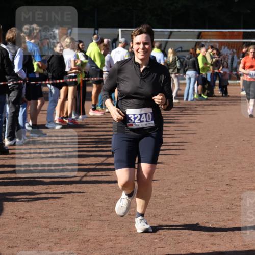 27.09.2026 - 35. Volkslauf durch das schöne Alstertal Strokosch-Dieckow http://msf.ph/oto/10584460 27.09.2026 11:37:57 Ziel 1431, 3104, 3105, 3171, 3240 meine-sportfotos.de
