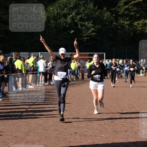 27.09.2026 - 35. Volkslauf durch das schöne Alstertal Strokosch-Dieckow http://msf.ph/oto/10584482 27.09.2026 11:36:00 Ziel 2045, 3087, 3101, 3138, 3224, 3225, 3228, 3986, 3987 meine-sportfotos.de