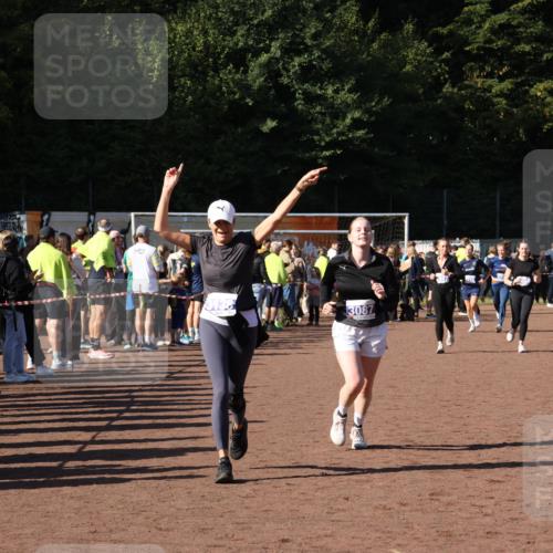 27.09.2026 - 35. Volkslauf durch das schöne Alstertal Strokosch-Dieckow http://msf.ph/oto/10584491 27.09.2026 11:35:59 Ziel 2045, 3087, 3101, 3138, 3228, 3300 meine-sportfotos.de