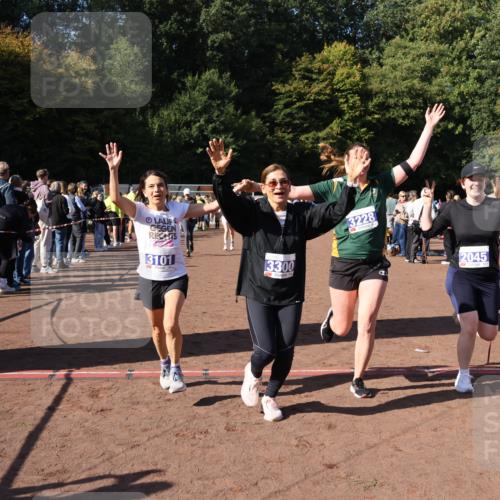 27.09.2026 - 35. Volkslauf durch das schöne Alstertal Strokosch-Dieckow http://msf.ph/oto/10584508 27.09.2026 11:35:56 Ziel 2045, 3087, 3101, 3138, 3228, 3300 meine-sportfotos.de