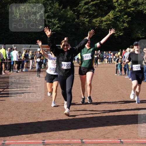 27.09.2026 - 35. Volkslauf durch das schöne Alstertal Strokosch-Dieckow http://msf.ph/oto/10584536 27.09.2026 11:35:55 Ziel 2045, 3087, 3101, 3138, 3228, 3300 meine-sportfotos.de