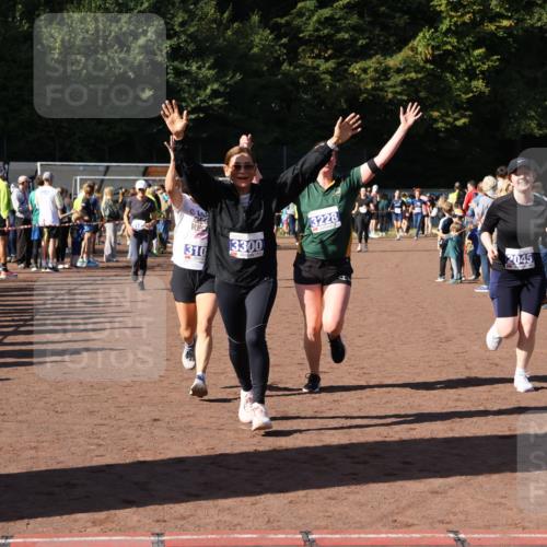 27.09.2026 - 35. Volkslauf durch das schöne Alstertal Strokosch-Dieckow http://msf.ph/oto/10584537 27.09.2026 11:35:55 Ziel 2045, 3087, 3101, 3138, 3228, 3300 meine-sportfotos.de