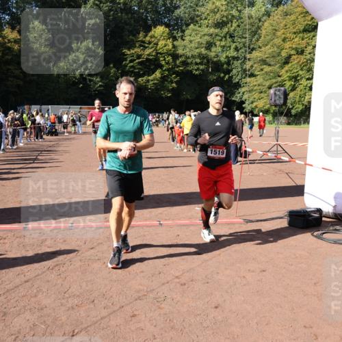 27.09.2026 - 35. Volkslauf durch das schöne Alstertal Strokosch-Dieckow http://msf.ph/oto/10584540 27.09.2026 11:51:33 Ziel 1486, 1499, 1500, 1507, 1519 meine-sportfotos.de