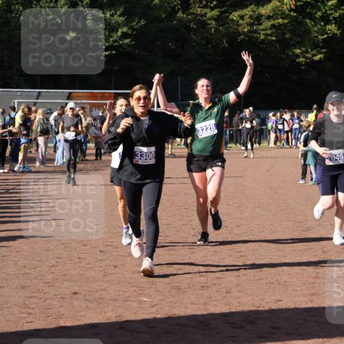 27.09.2026 - 35. Volkslauf durch das schöne Alstertal Strokosch-Dieckow http://msf.ph/oto/10584546 27.09.2026 11:35:54 Ziel 2045, 3087, 3101, 3138, 3228, 3300 meine-sportfotos.de