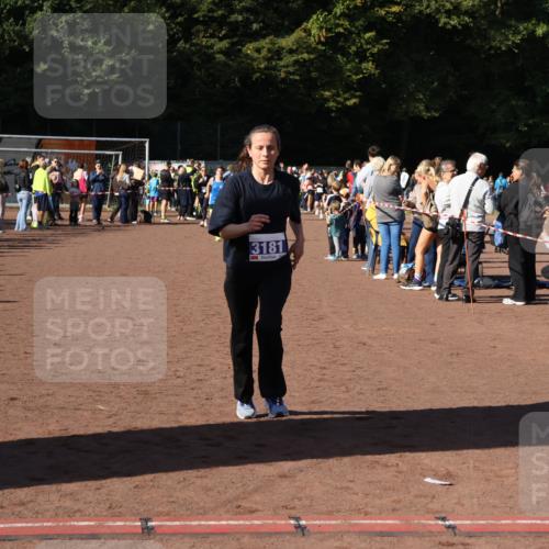 27.09.2026 - 35. Volkslauf durch das schöne Alstertal Strokosch-Dieckow http://msf.ph/oto/10584570 27.09.2026 11:35:42 Ziel 1430, 3181, 3416 meine-sportfotos.de