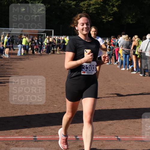 27.09.2026 - 35. Volkslauf durch das schöne Alstertal Strokosch-Dieckow http://msf.ph/oto/10584593 27.09.2026 11:35:31 Ziel 1429, 3131, 3303 meine-sportfotos.de
