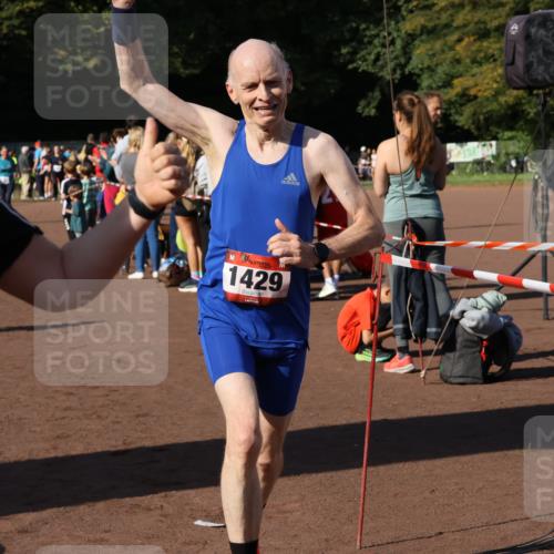 27.09.2026 - 35. Volkslauf durch das schöne Alstertal Strokosch-Dieckow http://msf.ph/oto/10584614 27.09.2026 11:35:27 Ziel 1429, 3131, 3271, 3303 meine-sportfotos.de