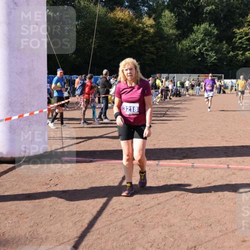 27.09.2026 - 35. Volkslauf durch das schöne Alstertal Strokosch-Dieckow http://msf.ph/oto/10584624 27.09.2026 11:51:21 Ziel 1129, 1492, 1496, 3023, 3218 meine-sportfotos.de