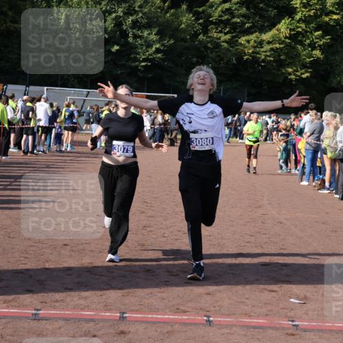 27.09.2026 - 35. Volkslauf durch das schöne Alstertal Strokosch-Dieckow http://msf.ph/oto/10584644 27.09.2026 11:35:14 Ziel 3079, 3080, 3349 meine-sportfotos.de