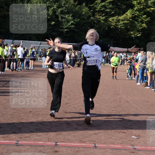 27.09.2026 - 35. Volkslauf durch das schöne Alstertal Strokosch-Dieckow http://msf.ph/oto/10584646 27.09.2026 11:35:14 Ziel 3079, 3080, 3349 meine-sportfotos.de