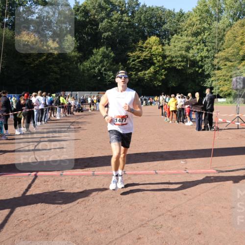 27.09.2026 - 35. Volkslauf durch das schöne Alstertal Strokosch-Dieckow http://msf.ph/oto/10584697 27.09.2026 11:51:11 Ziel 1477, 3023, 3218 meine-sportfotos.de