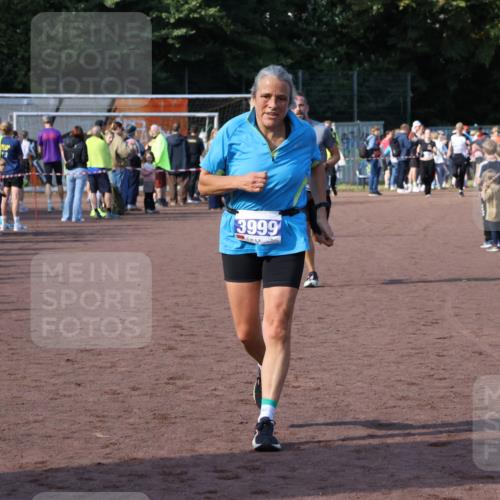 27.09.2026 - 35. Volkslauf durch das schöne Alstertal Strokosch-Dieckow http://msf.ph/oto/10584702 27.09.2026 11:35:00 Ziel 3132, 3244, 3999 meine-sportfotos.de