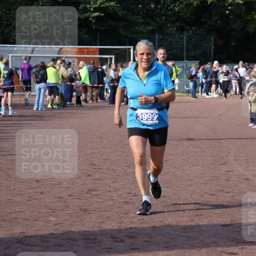 27.09.2026 - 35. Volkslauf durch das schöne Alstertal Strokosch-Dieckow http://msf.ph/oto/10584717 27.09.2026 11:35:00 Ziel 3132, 3244, 3999 meine-sportfotos.de